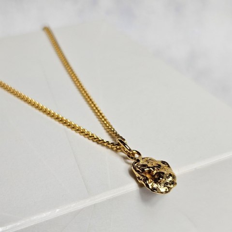 wisiorek BRYŁKA delikatny nieregularny gnieciony pozłacany