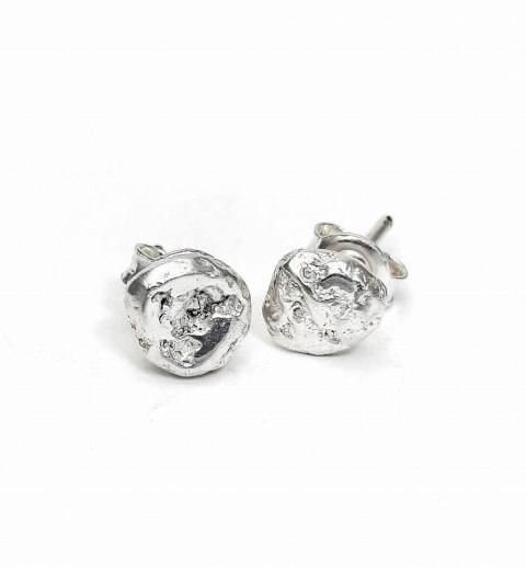 BRYŁKI nieregularne gniecione srebrne kolczyki sztyfty