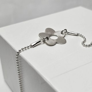 Bransoletka srebrna z kwiatem niezapominajką