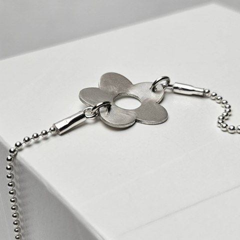 Bransoletka srebrna z kwiatem niezapominajką
