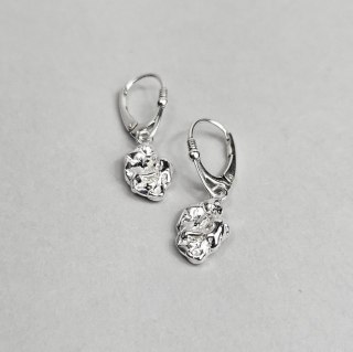 Bryłki nieregularne gniecione kolczyki srebrne wiszące