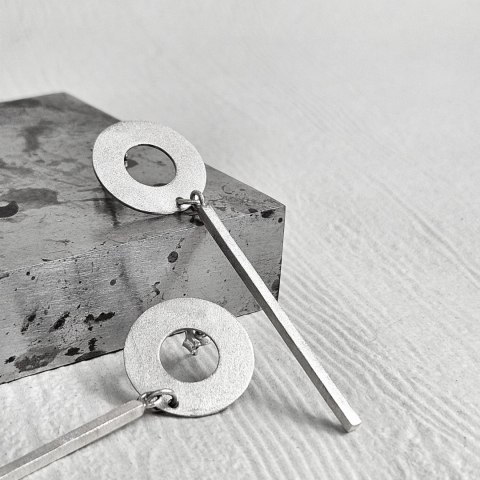 Eleganckie srebrne kolczyki koła sztyfty CIRCA z patyczkiem