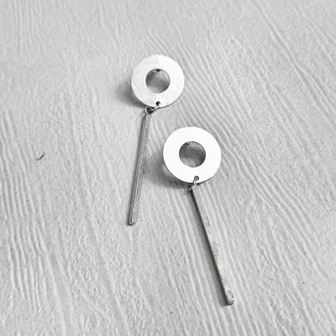 Eleganckie srebrne kolczyki koła sztyfty CIRCA z patyczkiem