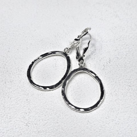 Kolczyki Fale Małe srebrne nieregularne wiszące na biglu