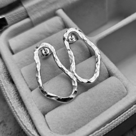 Kolczyki Fale małe slim srebrne organiczne sztyfty