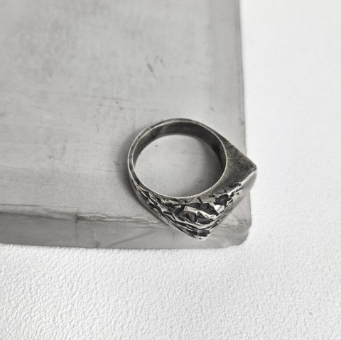 Męski srebrny Sygnet CRUSH