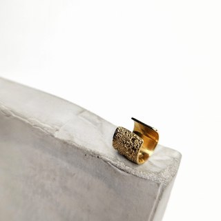 Nausznica MAXI srebrna szeroka pozłacana z kolekcji KORA