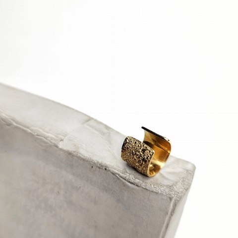 Nausznica MAXI srebrna szeroka pozłacana z kolekcji KORA