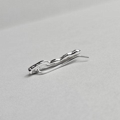 Nausznica długa srebrna kolczyk wsuwka SMUGI