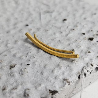 Nausznica długa srebrna pozłacana matowa kolczyk wsuwka