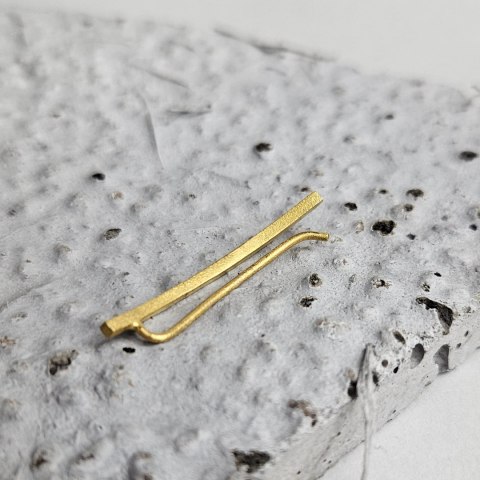 Nausznica długa srebrna pozłacana matowa kolczyk wsuwka