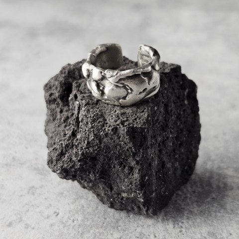 Nausznica srebrna kolczyk Volcano