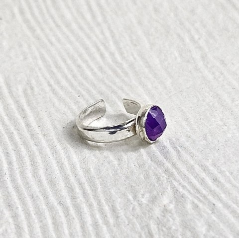 Nausznica z kamieniem : agat fioletowy