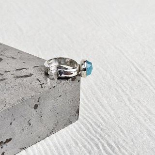 Nausznica z kamieniem : agat niebieski