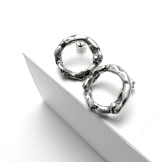 Nieregularne srebrne kolczyki małe koła sztyfty