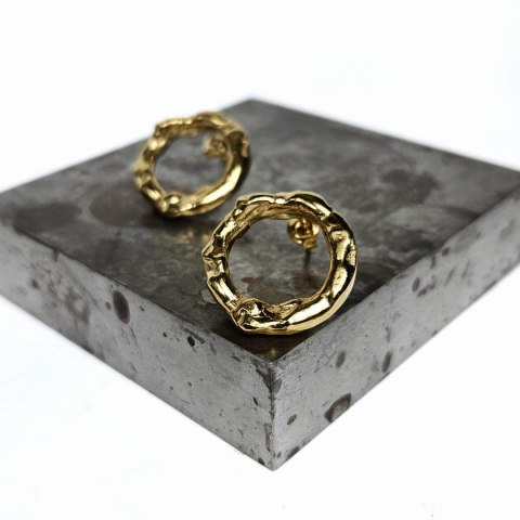 Nieregularne srebrne pozłacane kolczyki małe koła sztyfty Volcano