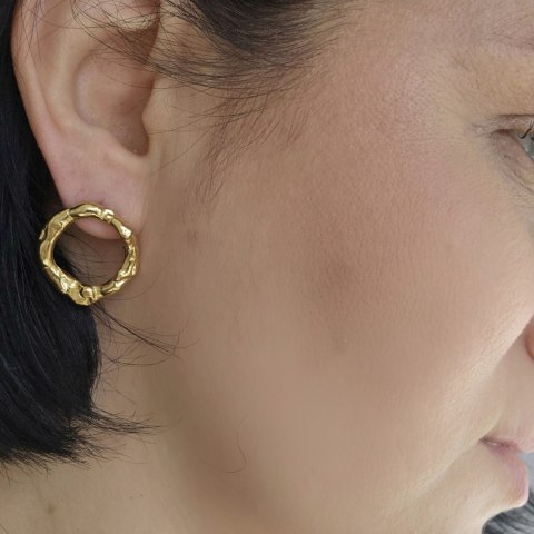 Nieregularne srebrne pozłacane kolczyki małe koła sztyfty Volcano