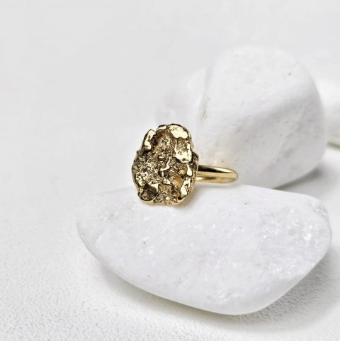 Nieregularny, gnieciony srebrny pozłacany Pierścionek Bryłka