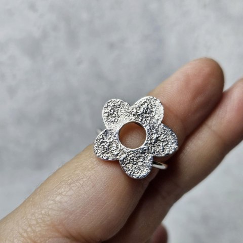 Pierścionek kwiatek niezapominajka, srebro