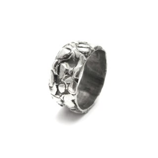 Pierścionek obrączka szeroka nieregularna ze srebra