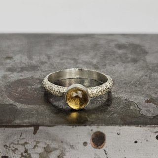 Pierścionek srebrny z cytrynem z kolekcji KORA