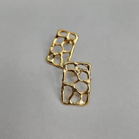 Pozłacane ażurowe kolczyki prostokątne z kolekcji SMUGI