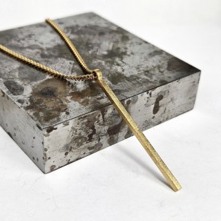 Pozłacany delikatny Wisior Patyczek