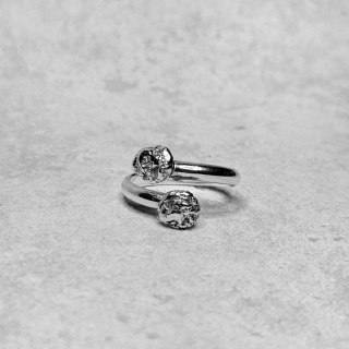 Regulowany srebrny pierścionek BRYŁKI