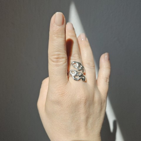 Regulowany ażurowy organiczny srebrny pierścionek SMUGI