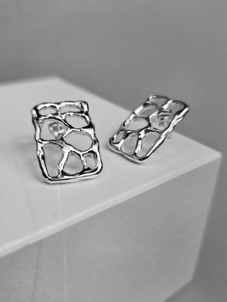 Srebrne ażurowe kolczyki prostokątne z kolekcji SMUGI