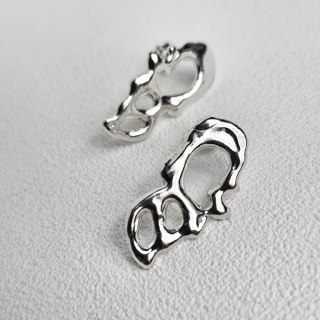 Srebrne ażurowe kolczyki sztyfty z kolekcji SMUGI