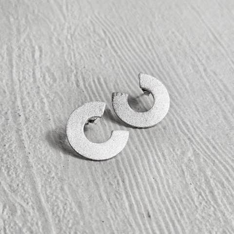 Srebrne eleganckie kolczyki koła sztyfty 3/4