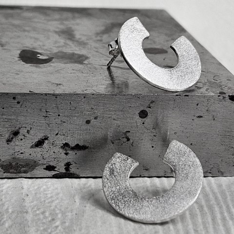 Srebrne eleganckie kolczyki koła sztyfty 3/4