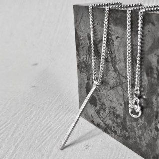 Srebrny delikatny Wisior Patyczek