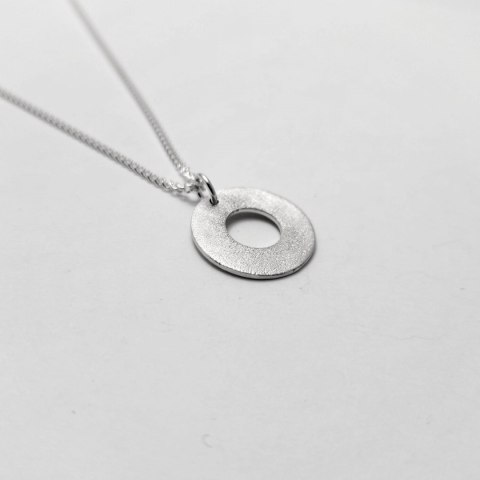 Wisior srebrny z kółkiem