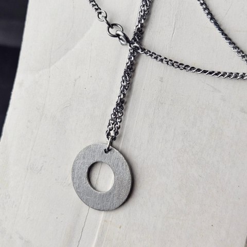 Wisior srebrny z kółkiem