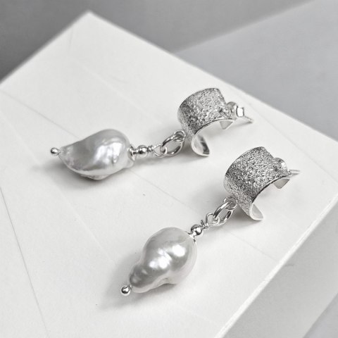 Kolczyki KORA z perłą